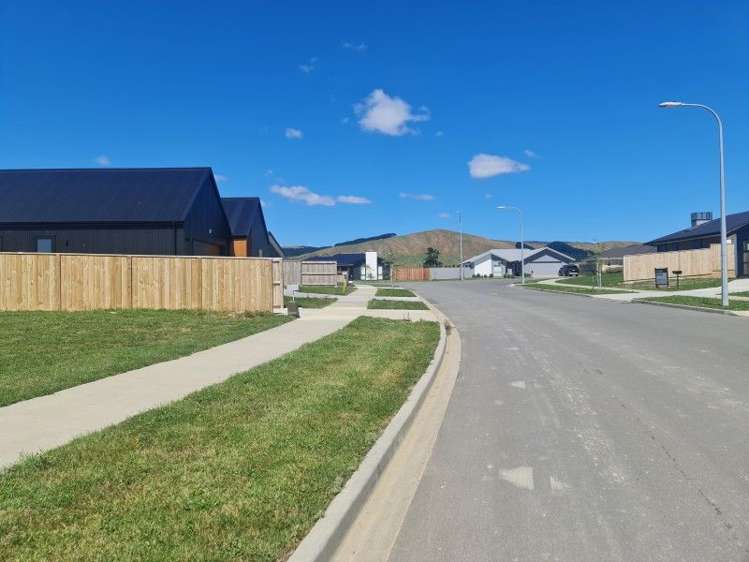 8 Sardinia Grove Fitzherbert_1