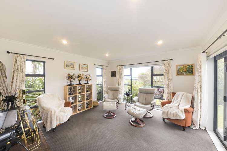 76 Cashmere Drive Fitzherbert_13