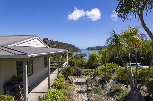 MANGONUI HOUSE AND GARDEN OVER LOOKING MILL BAY