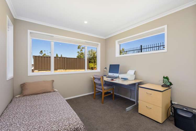 18 Pleasant Way Matakatia_17