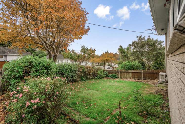 6 Boyd Grove Naenae_24