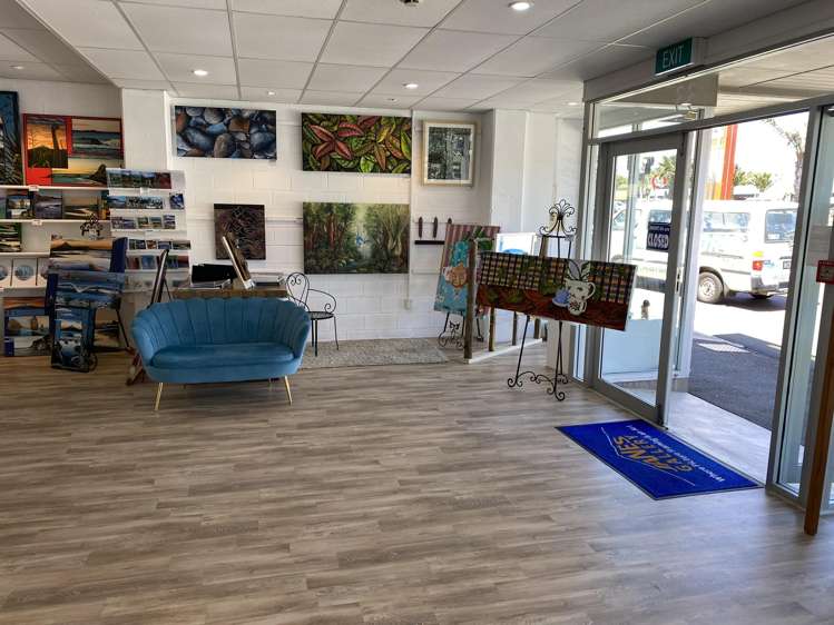 33 Gover Street Central_2