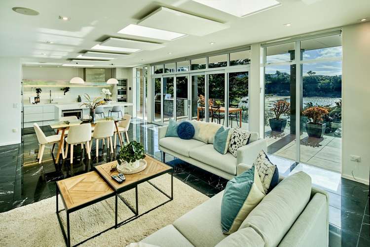 300B Paremata Road Whitby_4