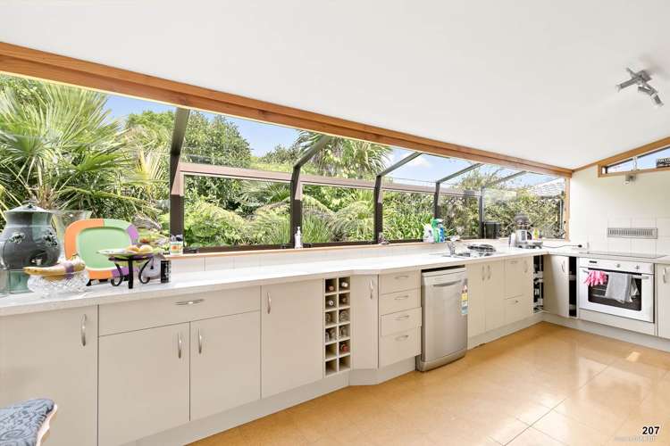 207 Golf Road Titirangi_15