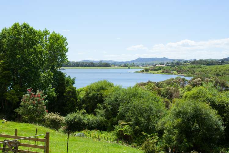 Weavers Crossing Road Huntly_6