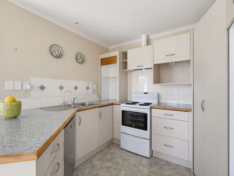 8 Montrose Place Pyes Pa_6