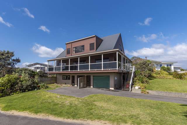 11 Waiheke Street Waikanae Beach_2