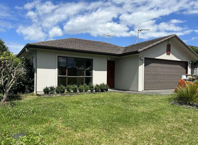 4 Bedroom House beside Wastegate Shopping Centre