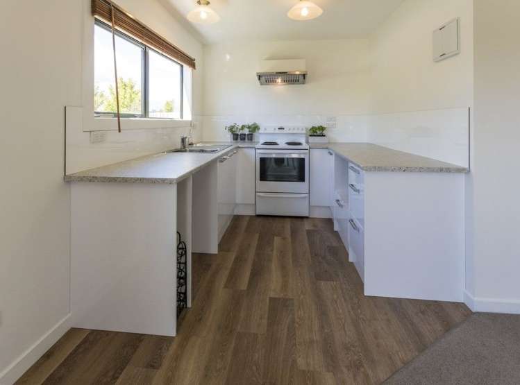 8 Sherwin Avenue Albert Town_6