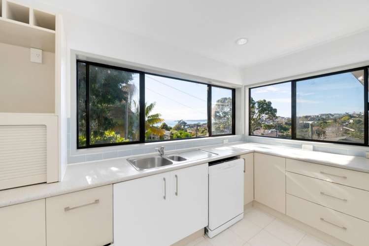 2/7 Colmar Road Mellons Bay_7