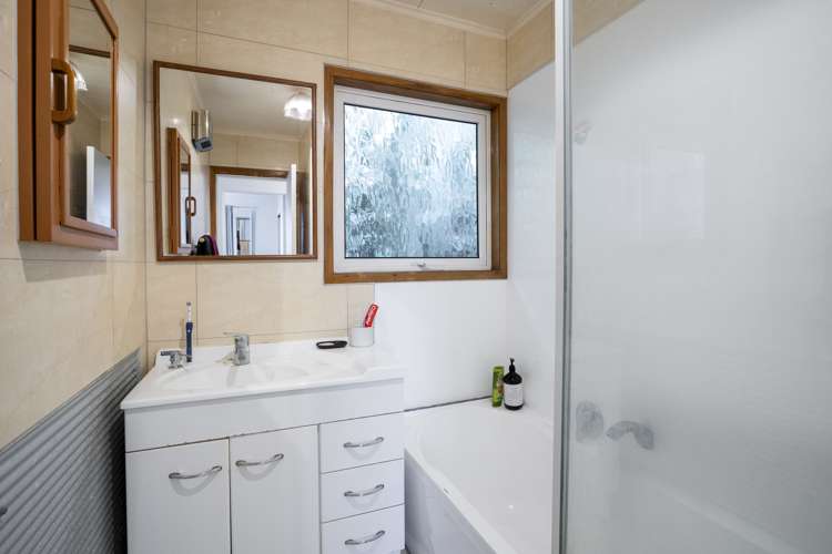 165 Miromiro Road Normandale_18