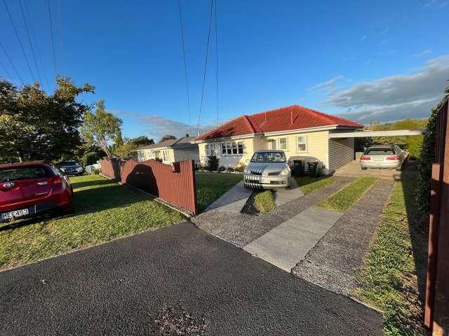 Spacious Home with views in Hillcrest