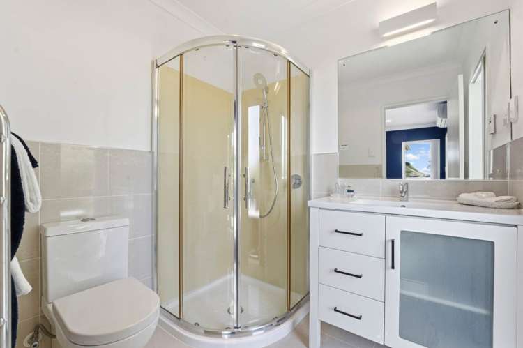 6 Viridian Lane Greenhithe_15