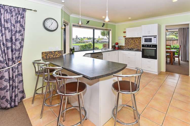 25 Castlehill Court Wattle Downs_9