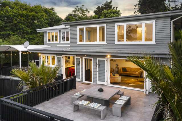 52 Derwent Crescent Titirangi_1