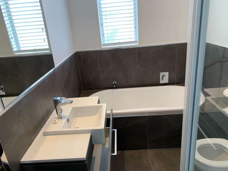 129 Barbarich Drive Stonefields_16