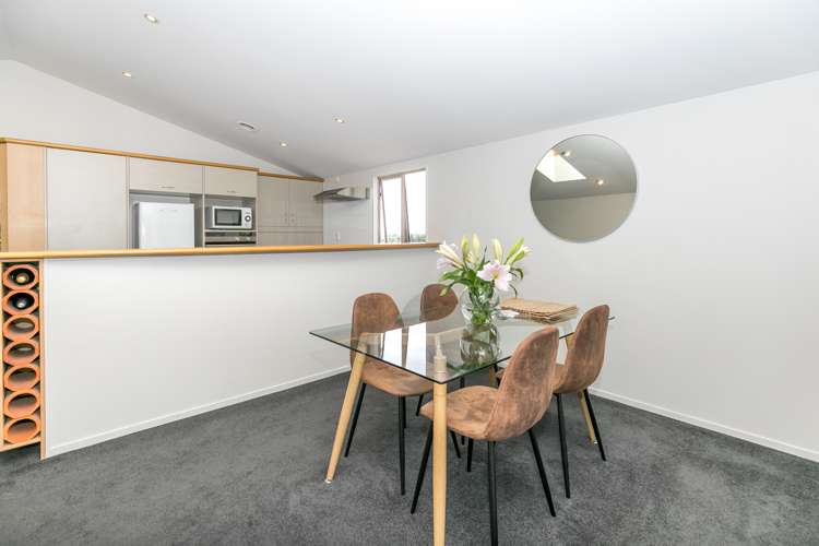 2/20 Ruakiwi Road Hamilton Lake_6