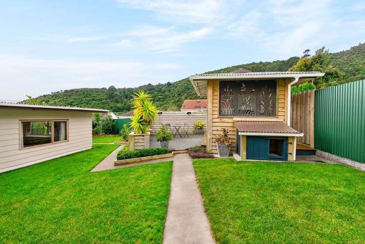 54 Wilkie Crescent Naenae_21