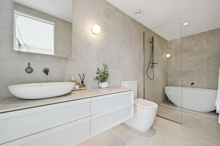 4/22 Clissold Street Merivale_18