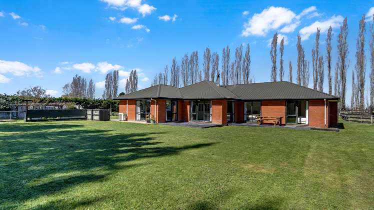 275 Plaskett Road Fernside_1