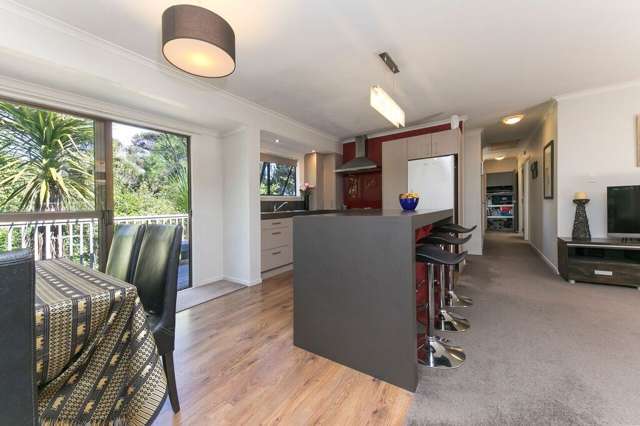 1/6 Sonnenberg Way Titirangi_3