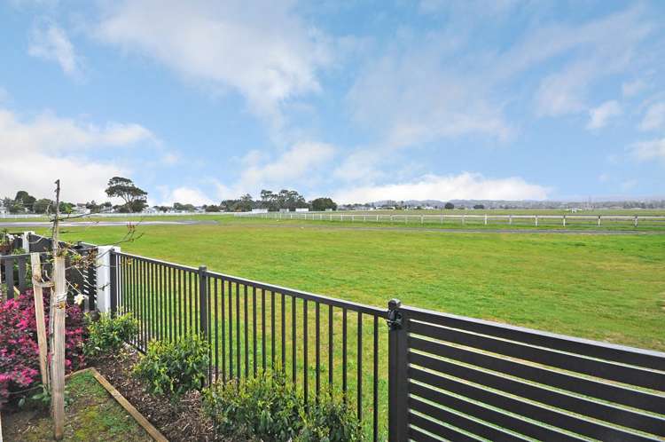 G05/26a Racecourse Parade Avondale_8