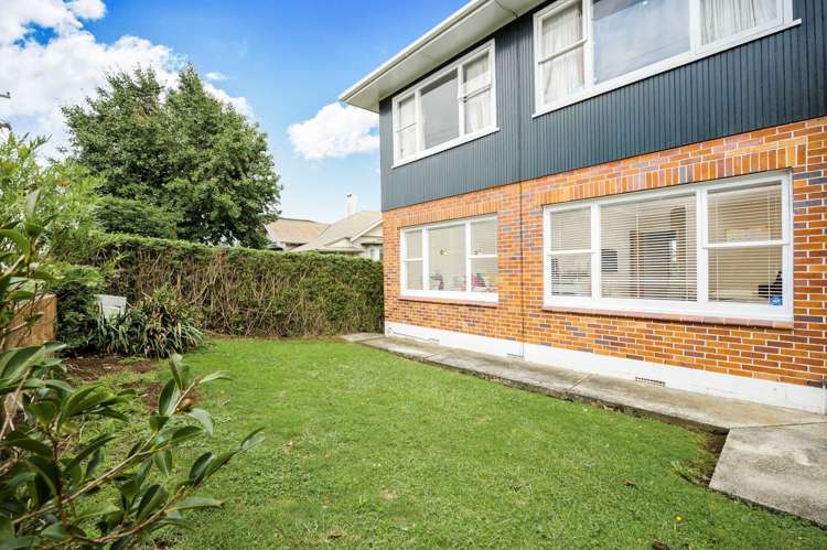 2/31 Clonbern Road Remuera_14