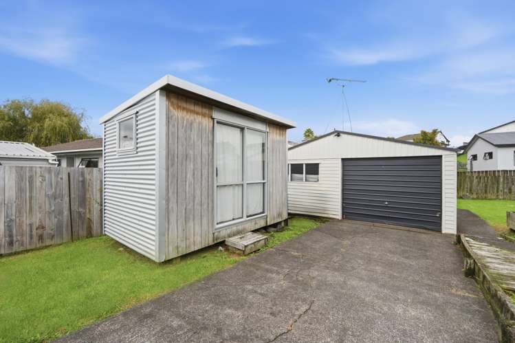 197 Mahia Road Wattle Downs_15