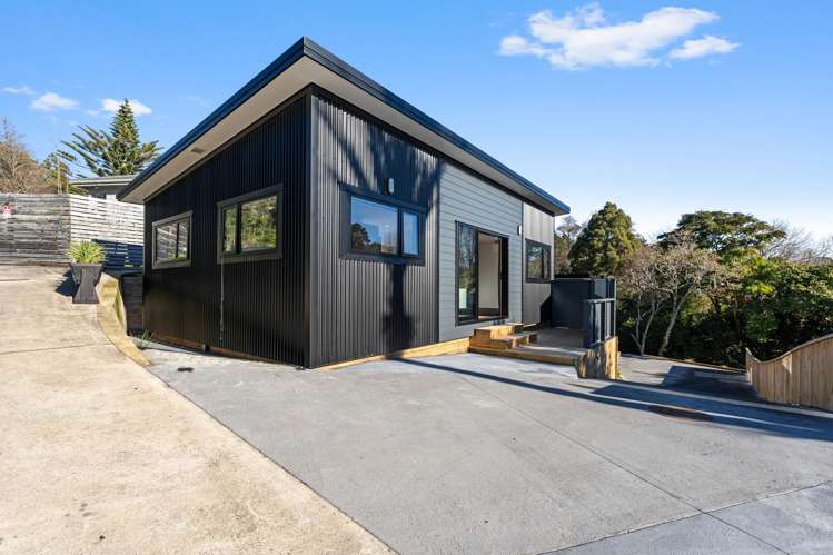 Units 1 and 2/10A Awanui Street Merrilands_36