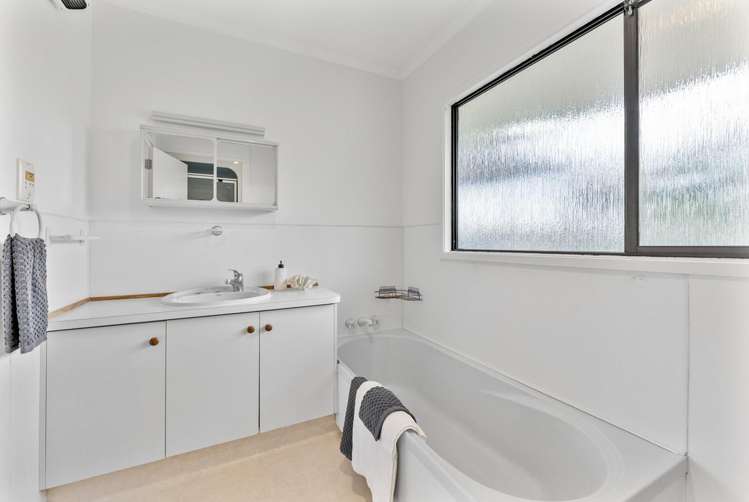 7 Kaitake Place Oakura_19