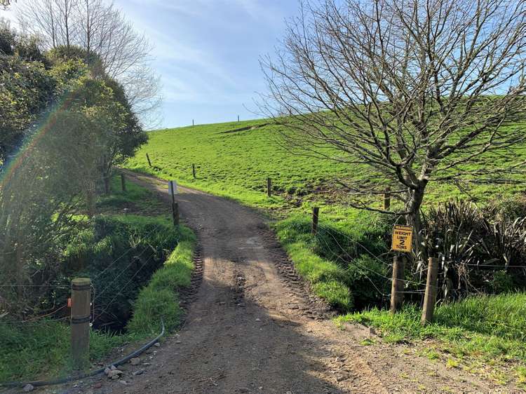 895 Bird Road Stratford_15