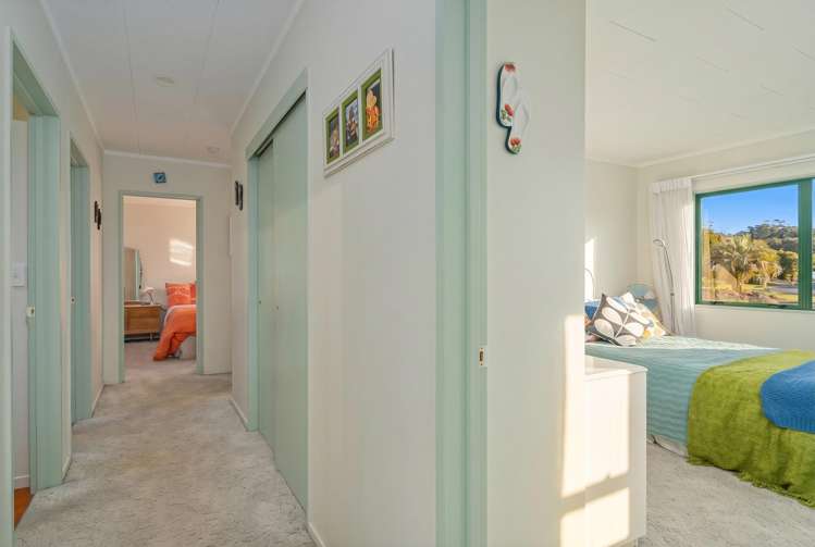 13 Charles Green Cooks Beach_11