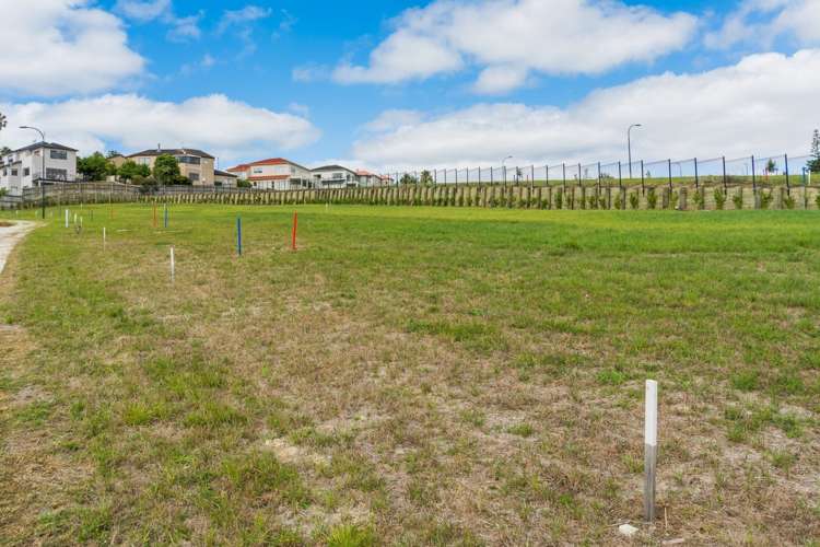 46 Fernhill Way Oteha_14