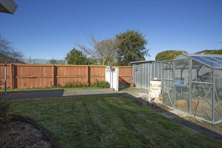 98 Pages Road Allenton_23