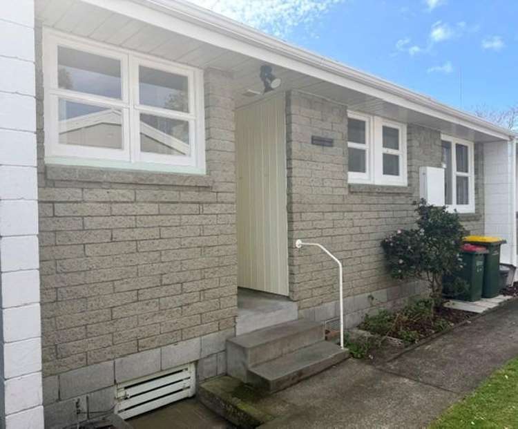 2/15a Holsworthy Road Lower Vogeltown_3