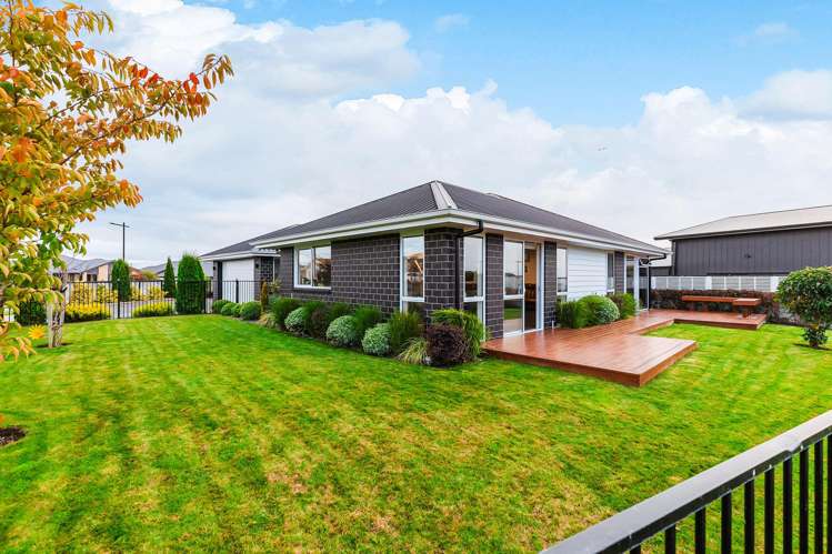 2 Roto Close Wharewaka_13