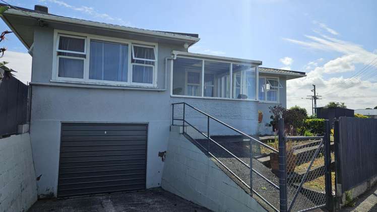 2 Ranfurly Street Waitara_14