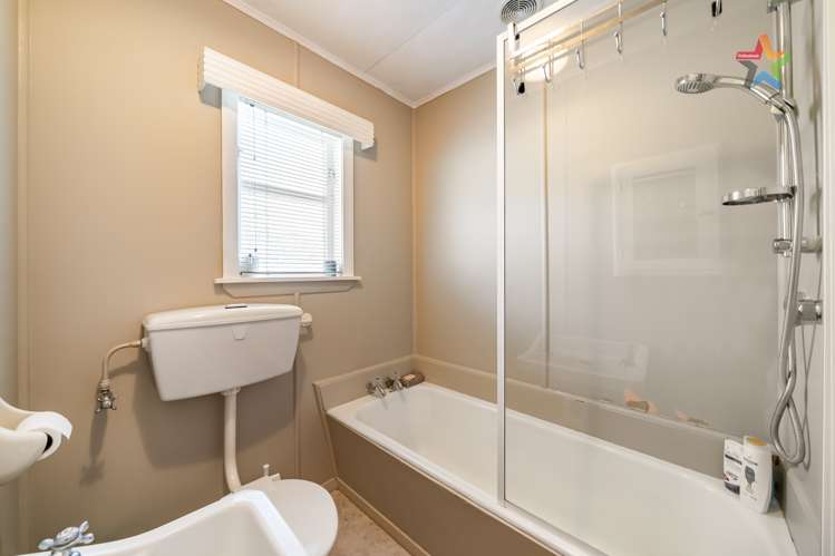 35 Main Road Titahi Bay_11