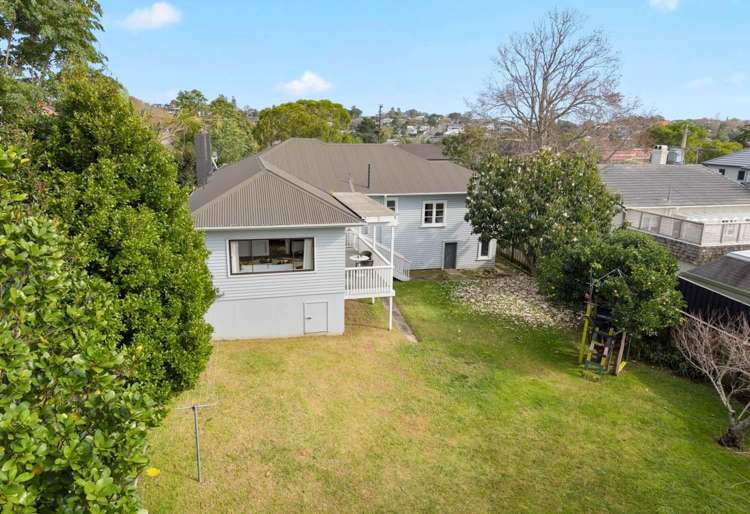 21 Waiatarua Road_0
