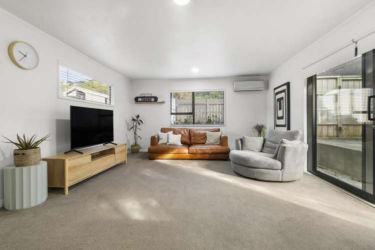1/163 Queens Drive Lyall Bay_1