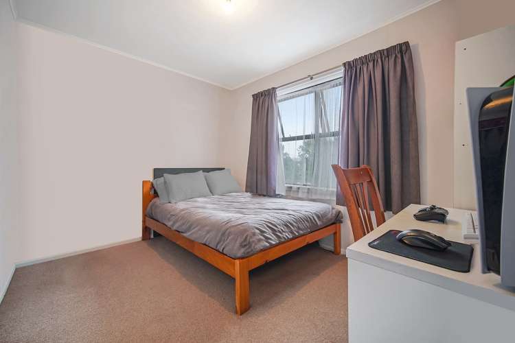 6 Cobham Crescent Kelston_9