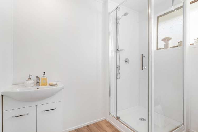 2/56 Challen Close Conifer Grove_7