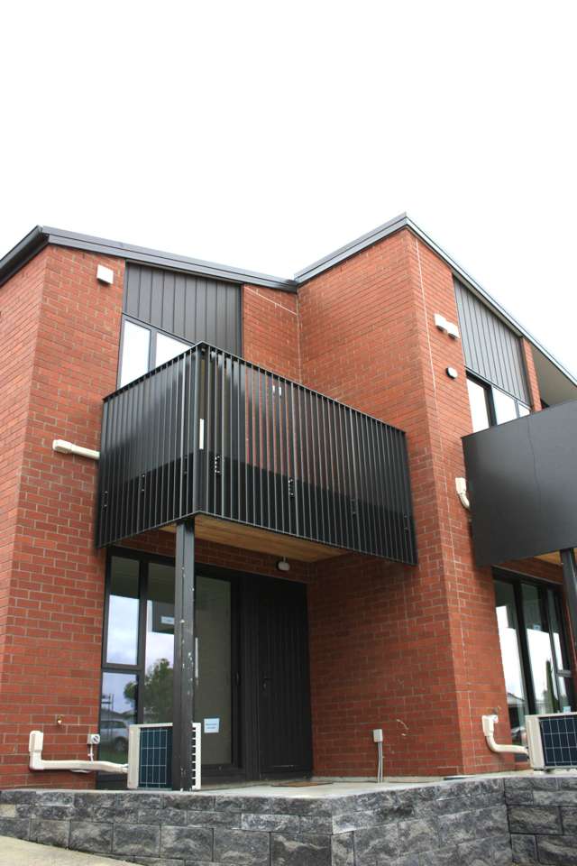 13/10-12 Humphreys Place Mangere_1