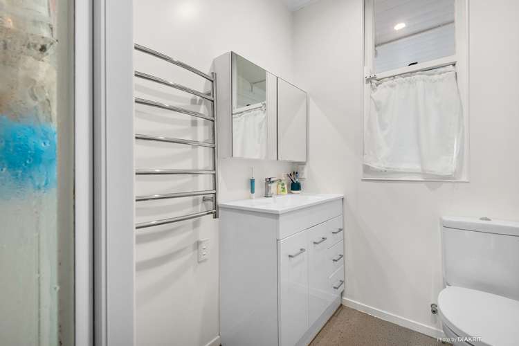 9 Te Wharepouri Street Berhampore_10