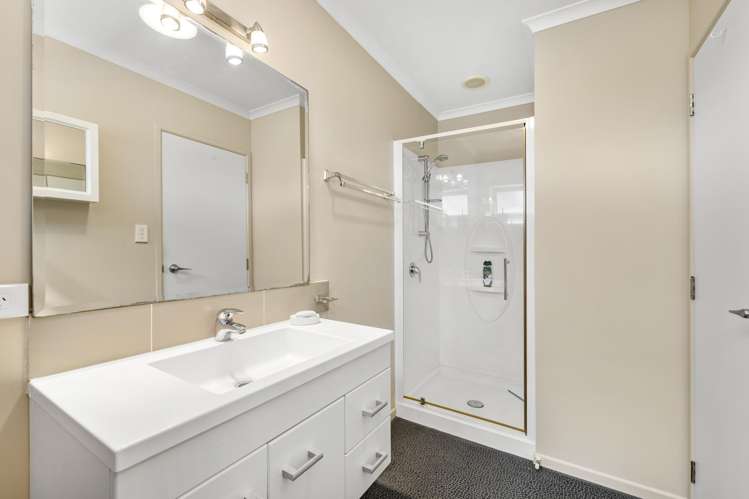 25 Manukau Road Raglan_12