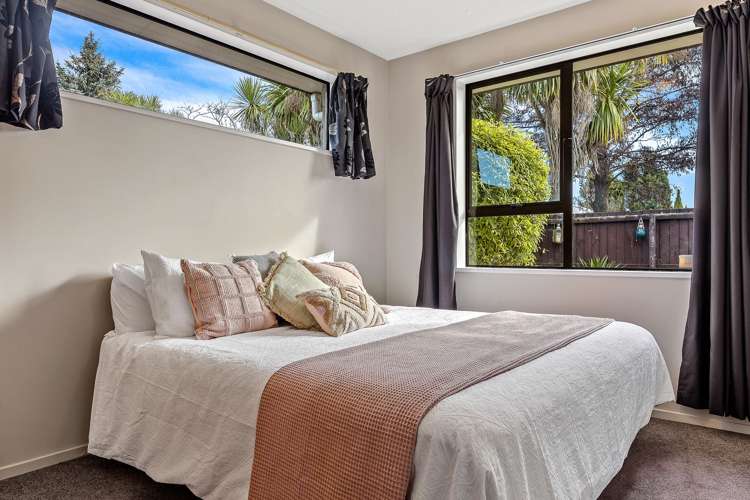 2/64 Neill Street Hornby_5