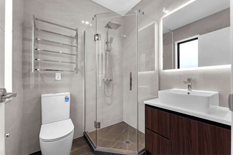 2A Matatahi Road Flat Bush_14