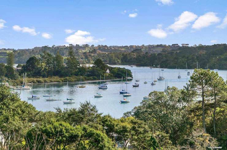 Luxury home on Marae Road Greenhithe Auckland