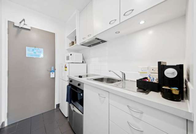 304/17 Amersham Way Manukau_4