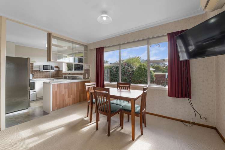 2/4 Severn Place Spotswood_7